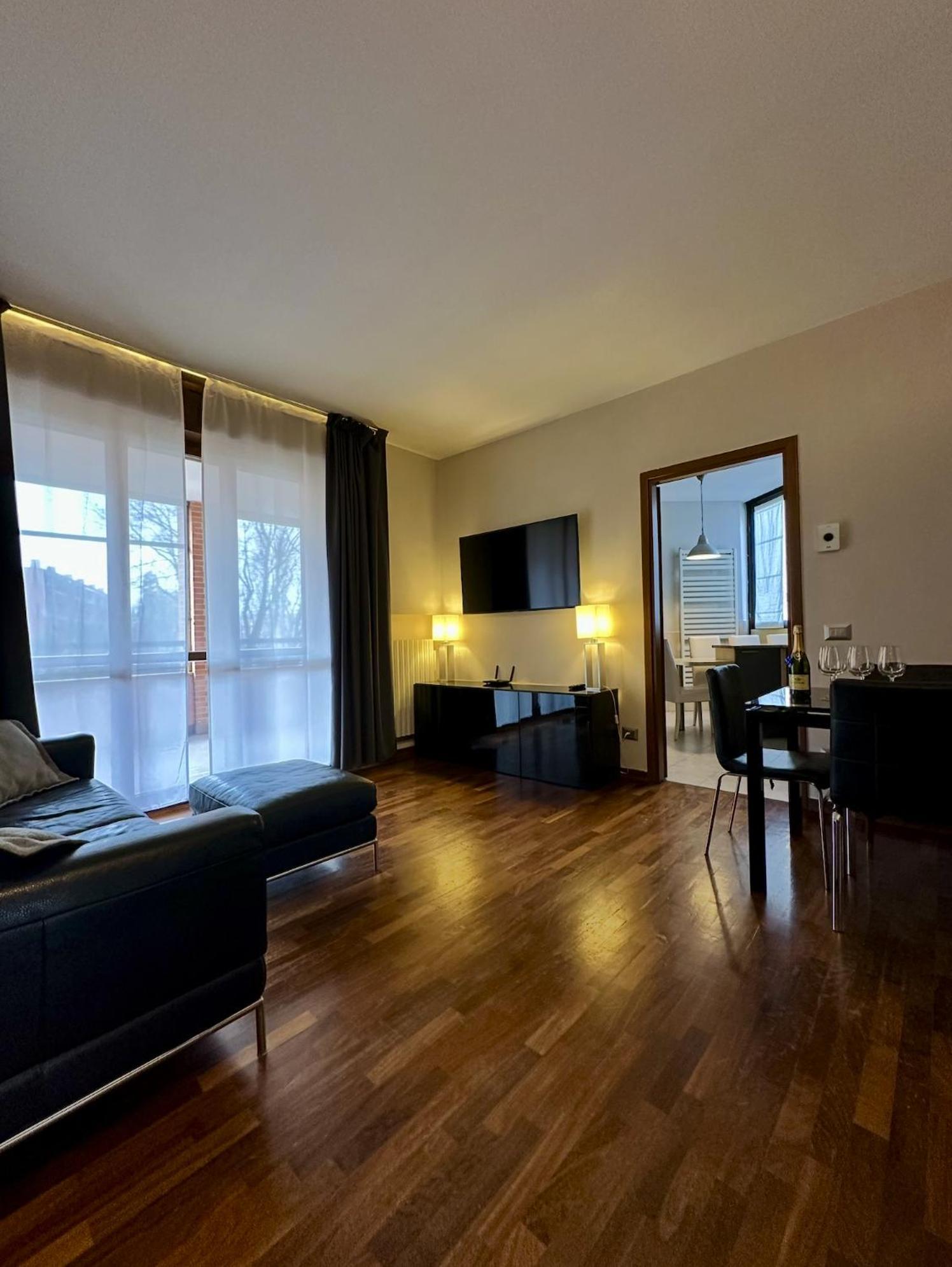 King Apartment Milano Bocconi ภายนอก รูปภาพ