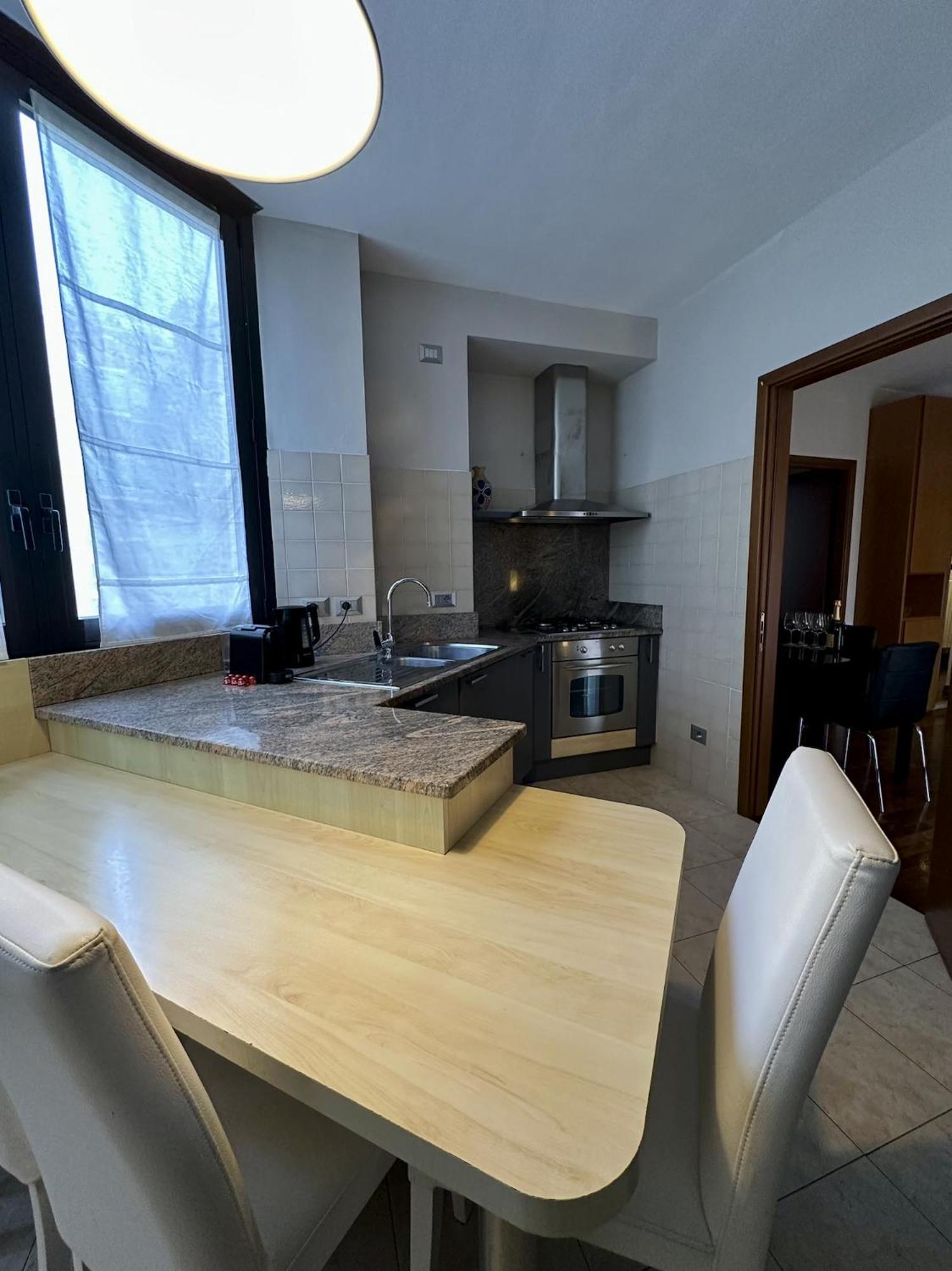 King Apartment Milano Bocconi ภายนอก รูปภาพ
