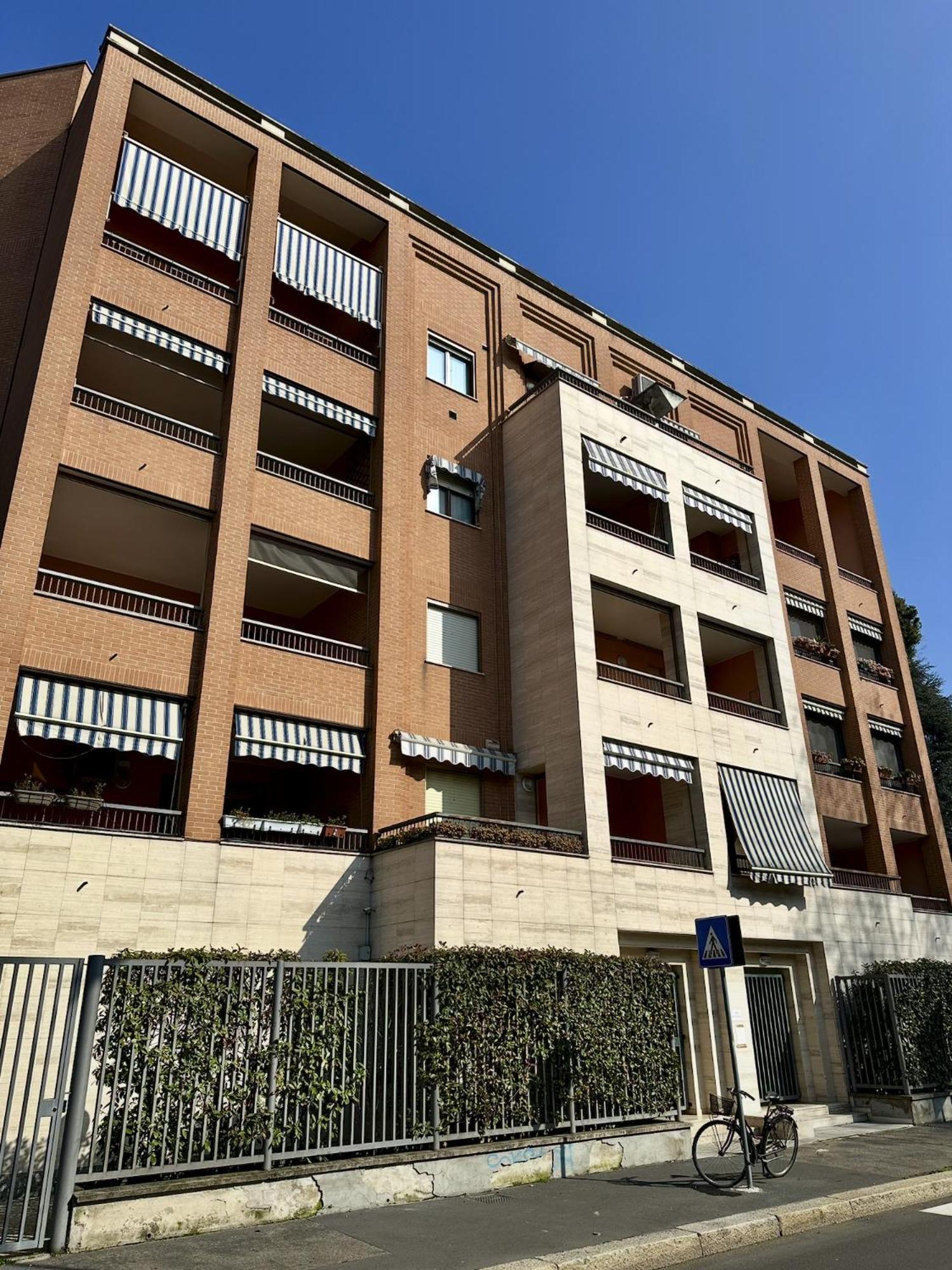 King Apartment Milano Bocconi ภายนอก รูปภาพ